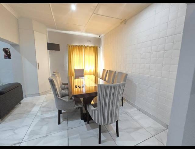 3 BEDROOM HOUSE FOR SALE IN FLORENTIA